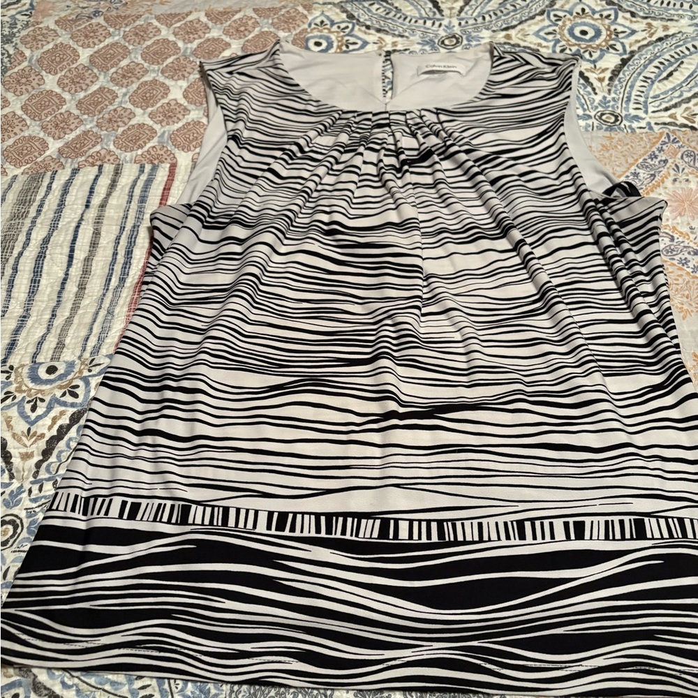 Size L Career Essentials Shell